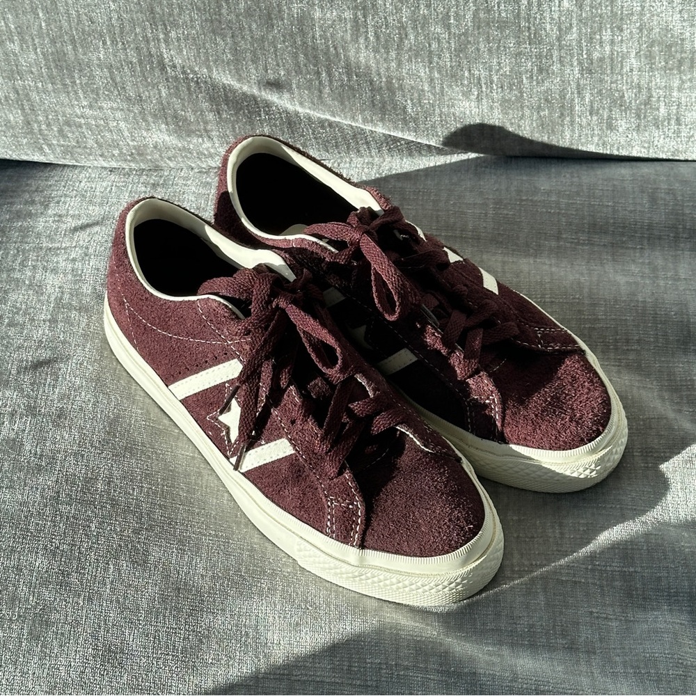 Women's Suede Burgundy Sneakers